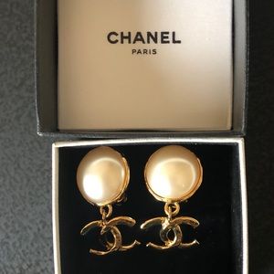 Authentic CHANEL drop earrings
